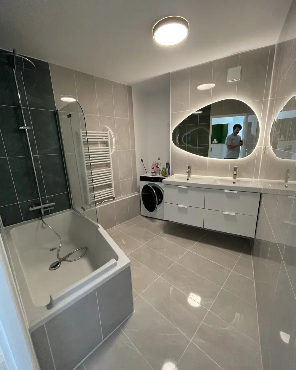 Après rénovation par DAR : salle de bains, Asnières-sur-Seine