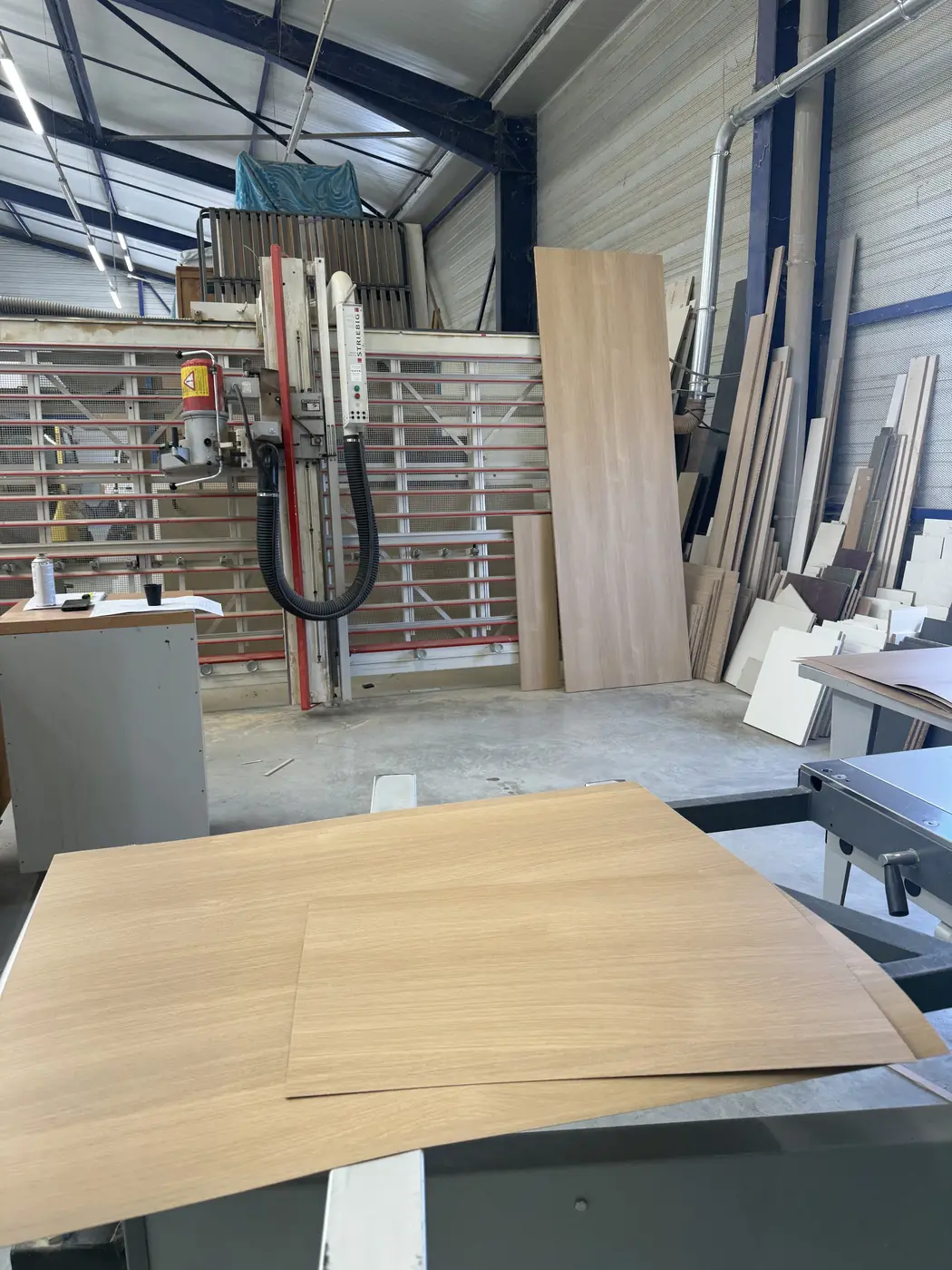 Découpe des panneaux sur mesure