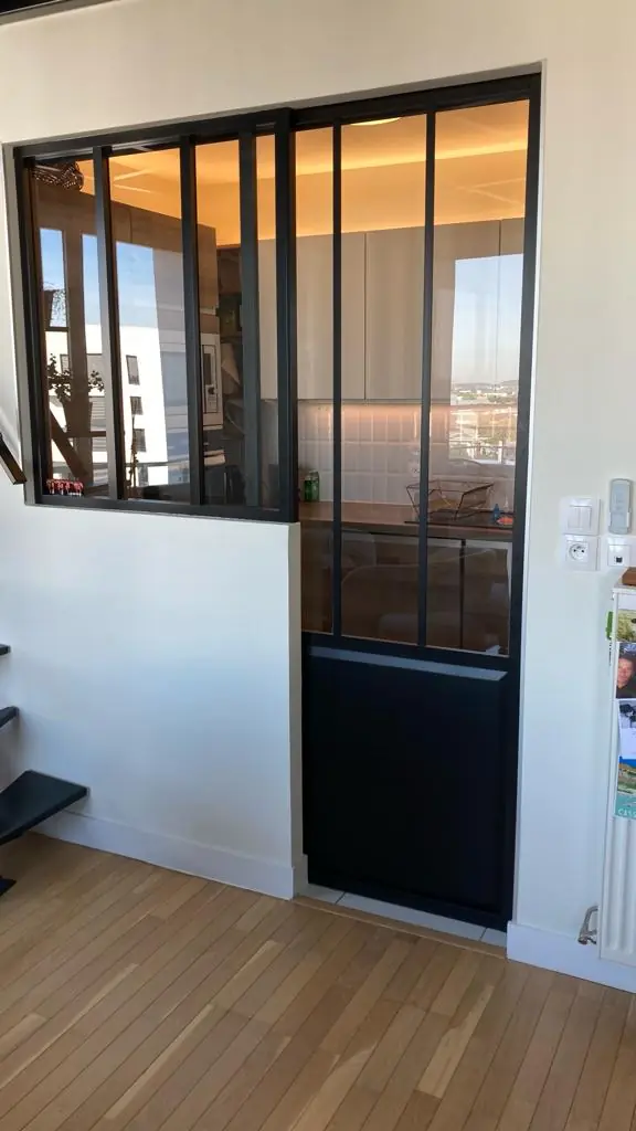 Verrière d'atelier et parquet chêne